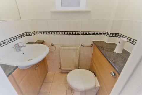 1 bedroom in a house share to rent, Room 2 @ Ashbourne Road W5