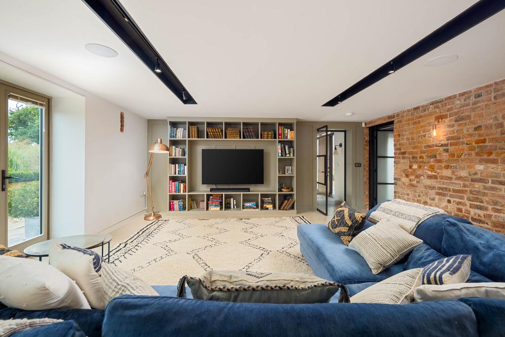20231011-1129 Maison Haus - Blakeley Stables, Knut