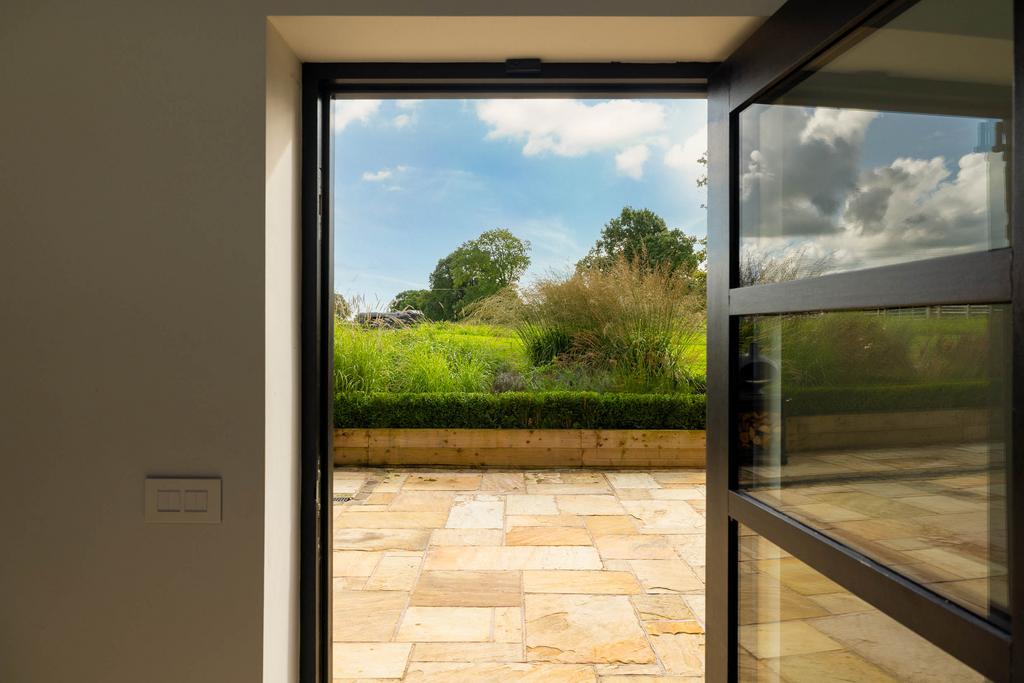 20230921-1239 Maison Haus - Blakeley Stables, Knut