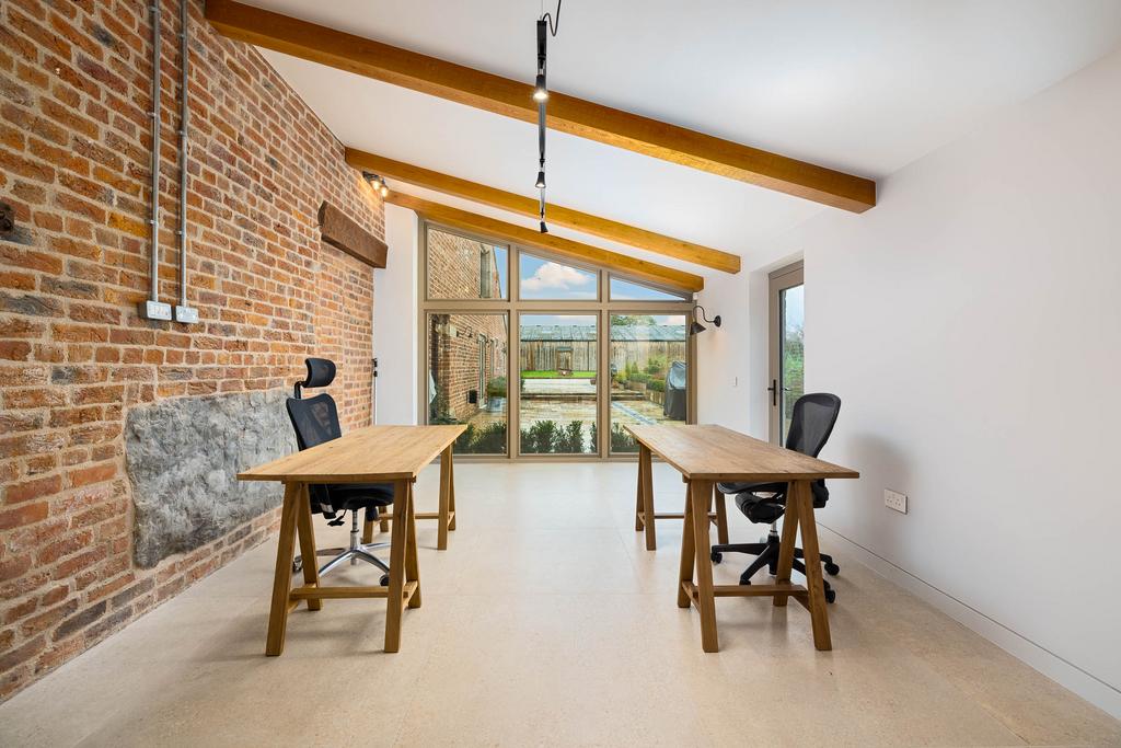 20231011-1300 Maison Haus - Blakeley Stables, Knut