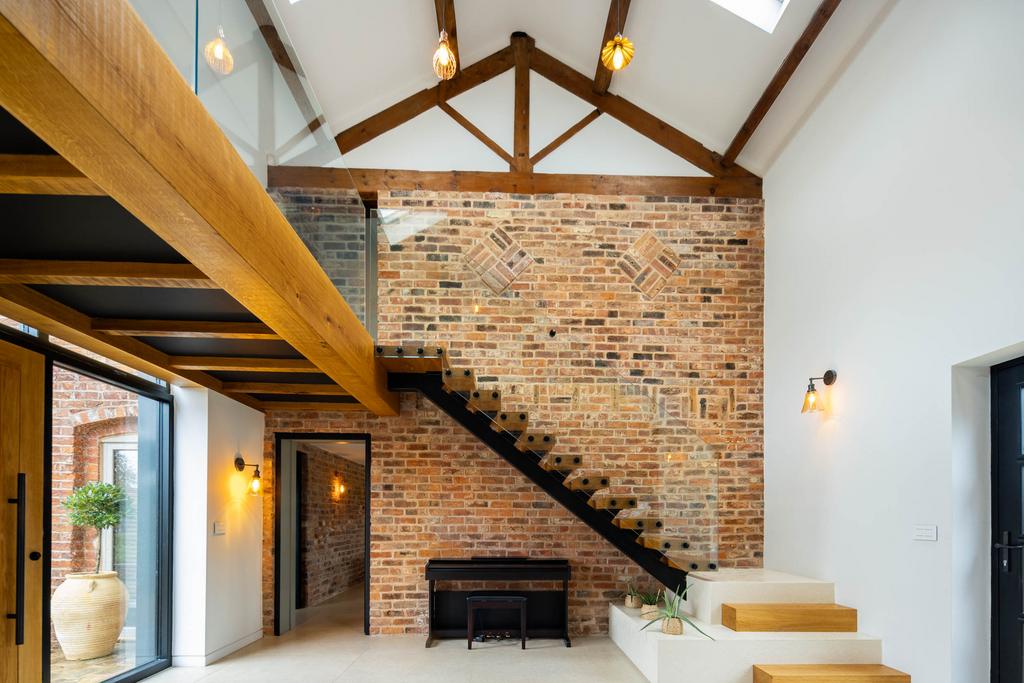 20231011-1112 Maison Haus - Blakeley Stables, Knut