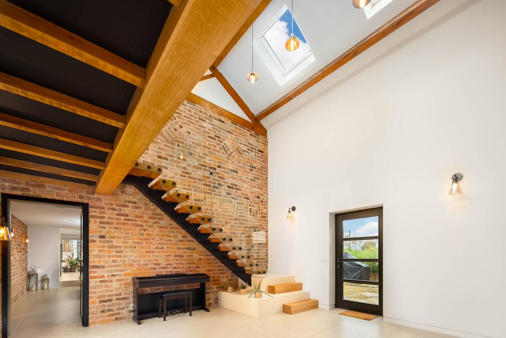20231011-1117 Maison Haus - Blakeley Stables, Knut