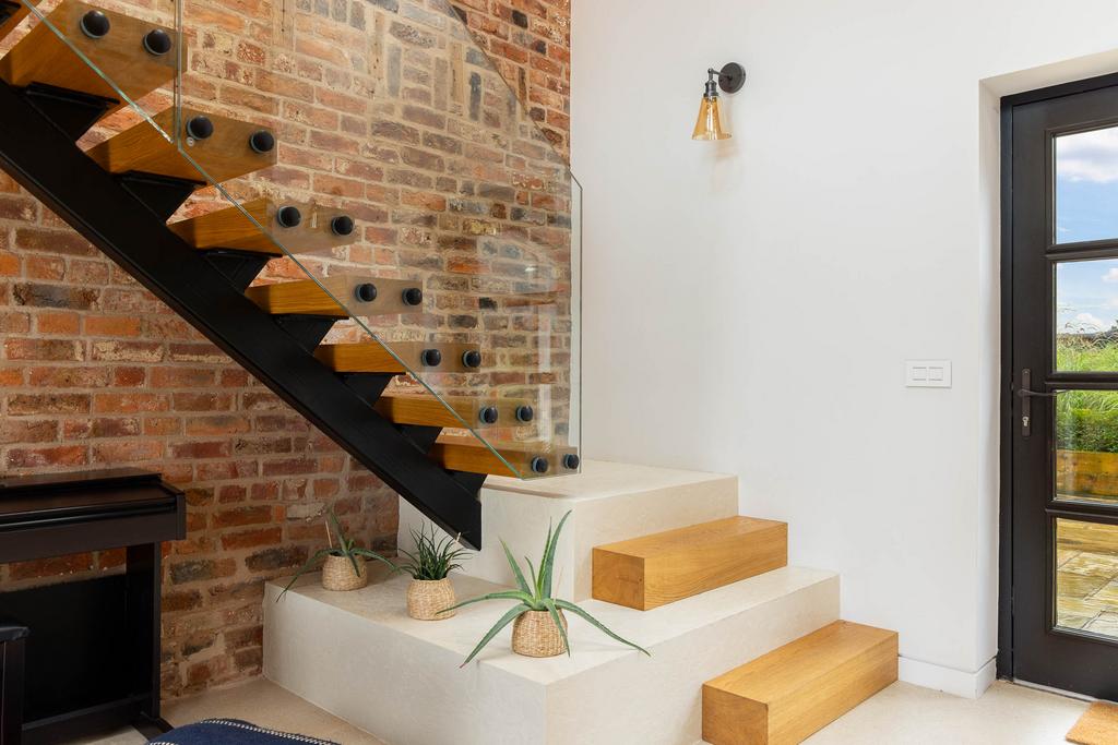 20231011-1303 Maison Haus - Blakeley Stables, Knut