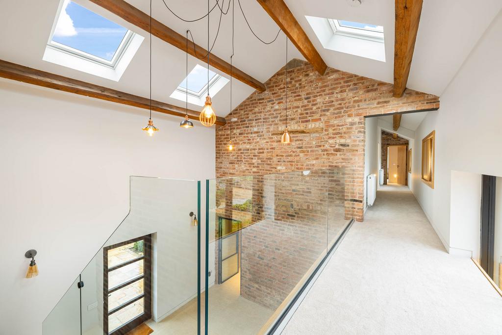 20231011-1246 Maison Haus - Blakeley Stables, Knut
