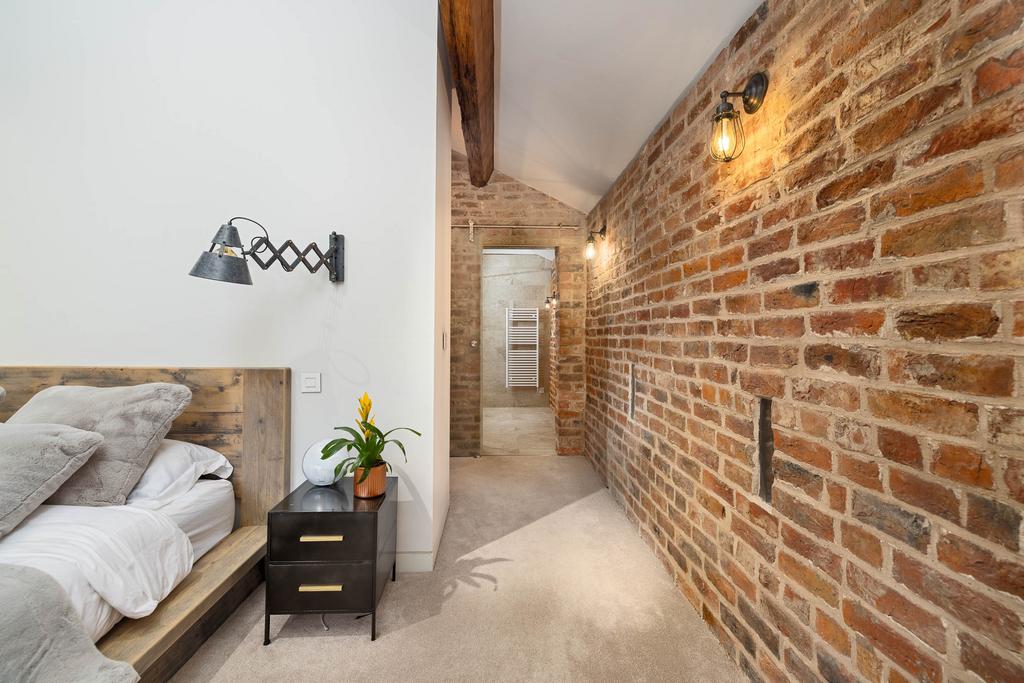 20231011-1235 Maison Haus - Blakeley Stables, Knut