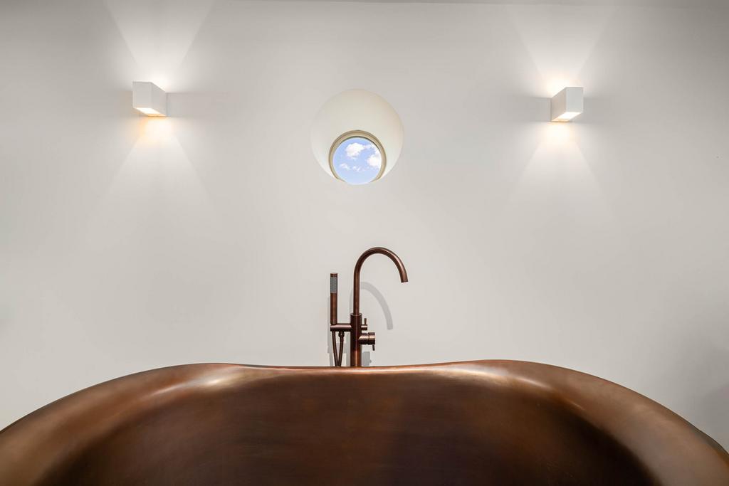 20231011-1230 Maison Haus - Blakeley Stables, Knut