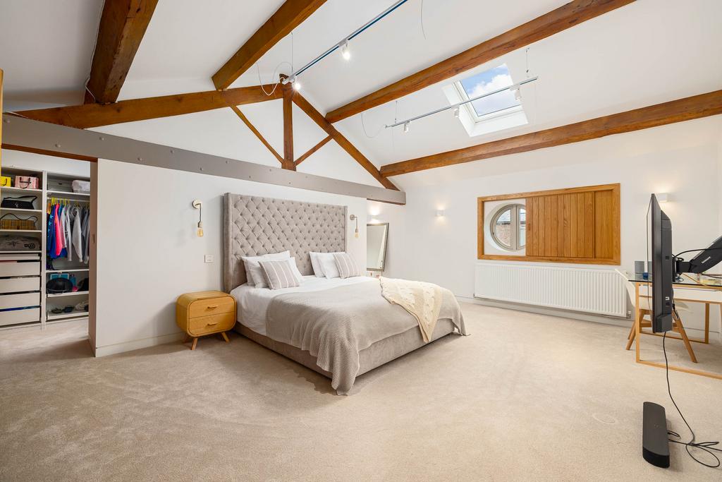 20231011-1243 Maison Haus - Blakeley Stables, Knut