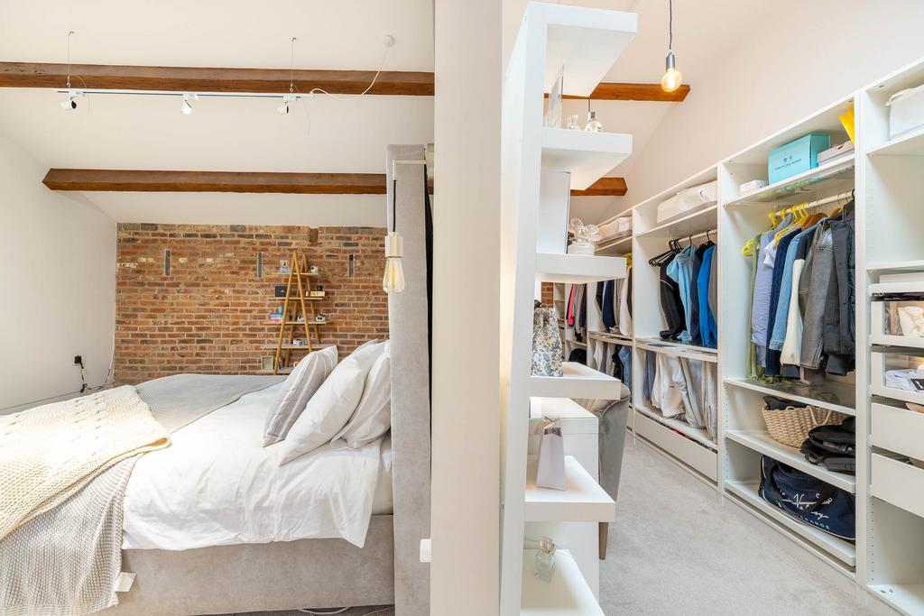 20231011-1242 Maison Haus - Blakeley Stables, Knut