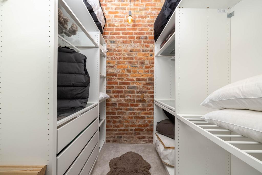 20231011-1231 Maison Haus - Blakeley Stables, Knut