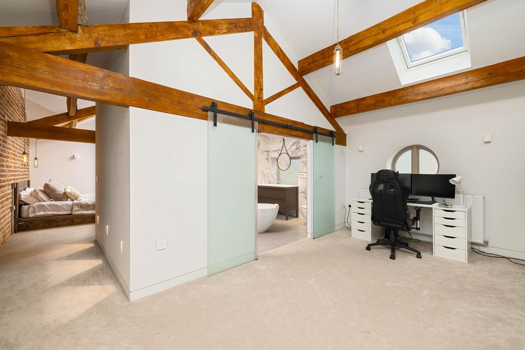 20231011-1255 Maison Haus - Blakeley Stables, Knut