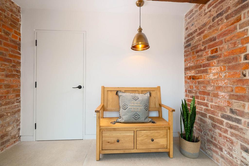 20231011-1213 Maison Haus - Blakeley Stables, Knut
