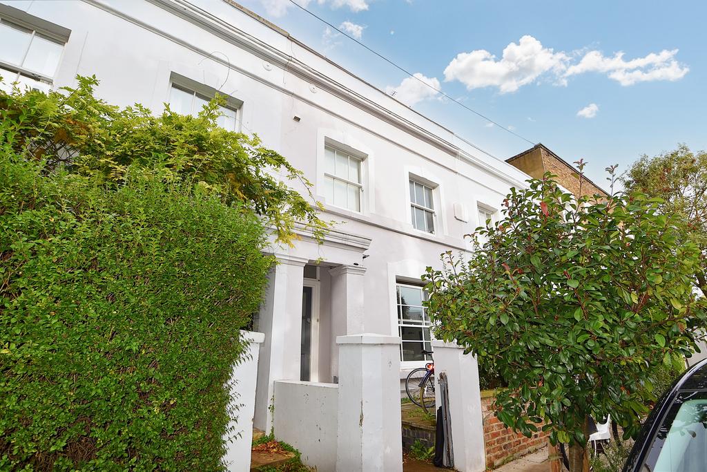 Churchill Road, Dartmouth Park, London NW5 4 bed terraced house for