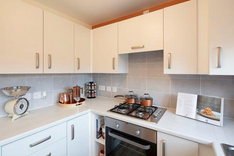 2 bedroom semi-detached house to rent - Calverley View, Bradford, BD4
