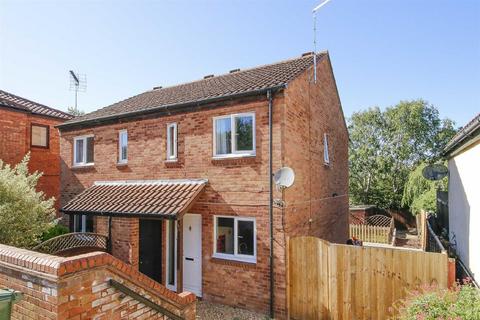 3 bedroom semi-detached house to rent, Church Hill, Two Mile Ash