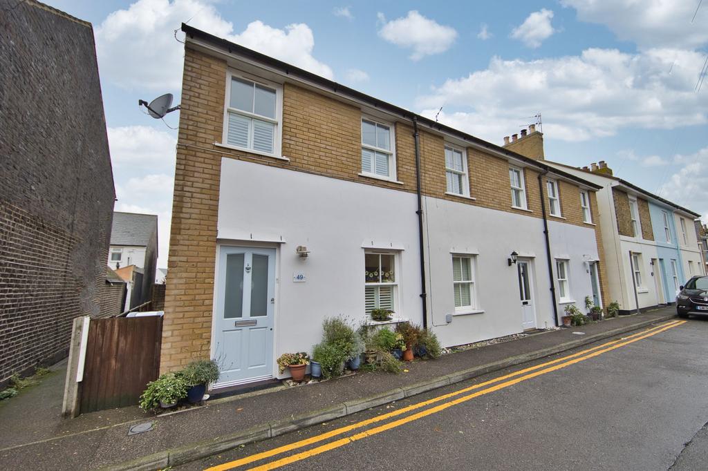 York Road, Walmer, CT14 2 bed end of terrace house £315,000