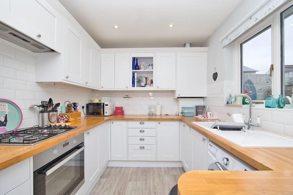 York Road, Walmer, CT14 2 bed end of terrace house £315,000
