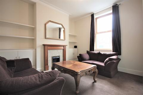 3 bedroom terraced house to rent, Robinson Street, Preston PR2
