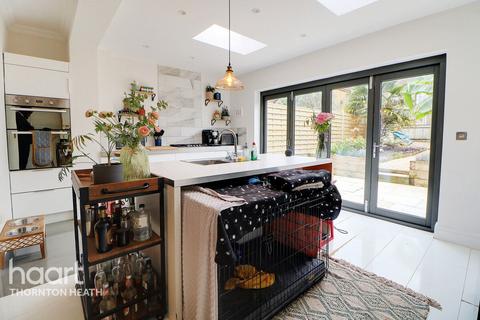 32 Hunter Road, Thornton Heath, CR7 8QG