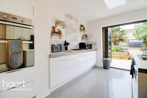32 Hunter Road, Thornton Heath, CR7 8QG