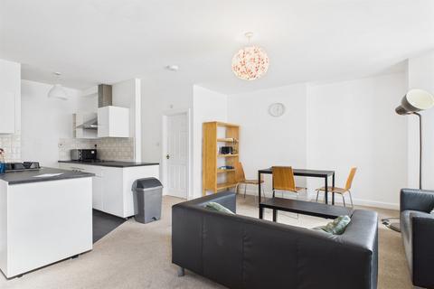 3 bedroom flat to rent, Forsyth Road, Newcastle Upon Tyne