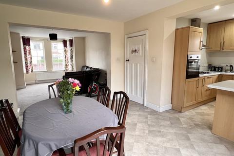 3 bedroom detached house for sale, Towy Avenue, Llandovery, Carmarthenshire.