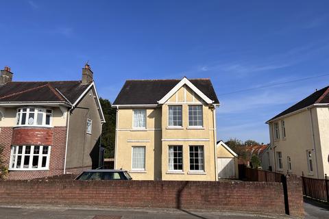 3 bedroom detached house for sale, Towy Avenue, Llandovery, Carmarthenshire.