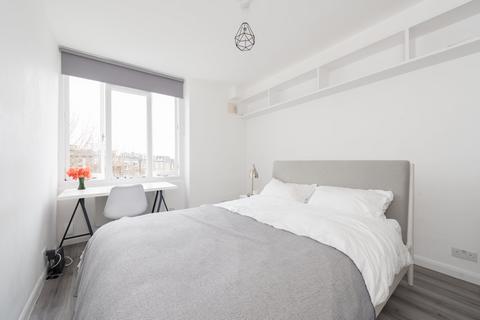 Studio to rent, Belsize Grove, London, NW3