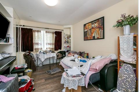 7 Bellingham Green, London, SE6 3HD