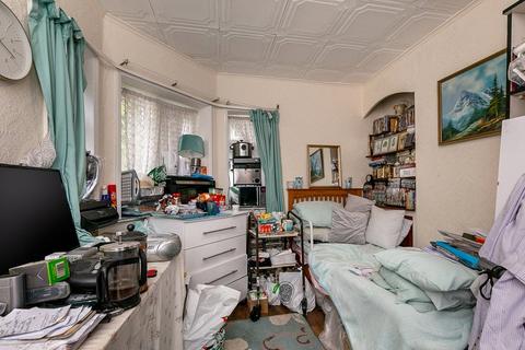 7 Bellingham Green, London, SE6 3HD