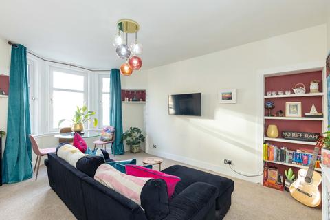 36/3 Annfield, Edinburgh, EH6 4JA