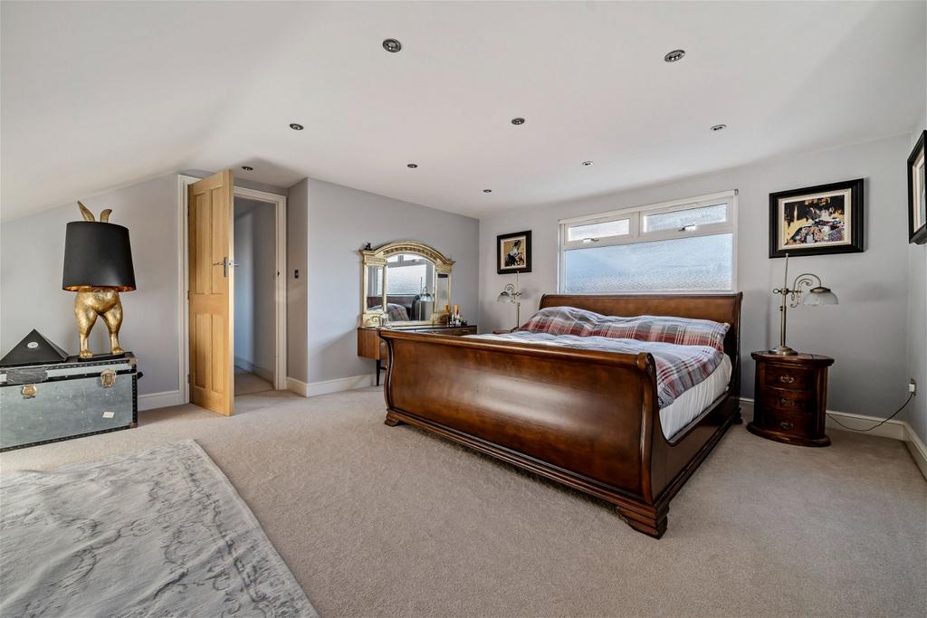 Spekes Road, Gillingham ME7 3 bed detached house for sale £650,000