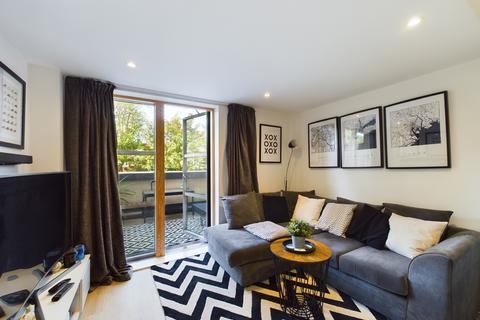 Studio to rent, The Parliament, Chesham Road, Amersham, HP6 5EX