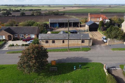 3 bedroom detached bungalow for sale - Main Street, Coveney, Ely