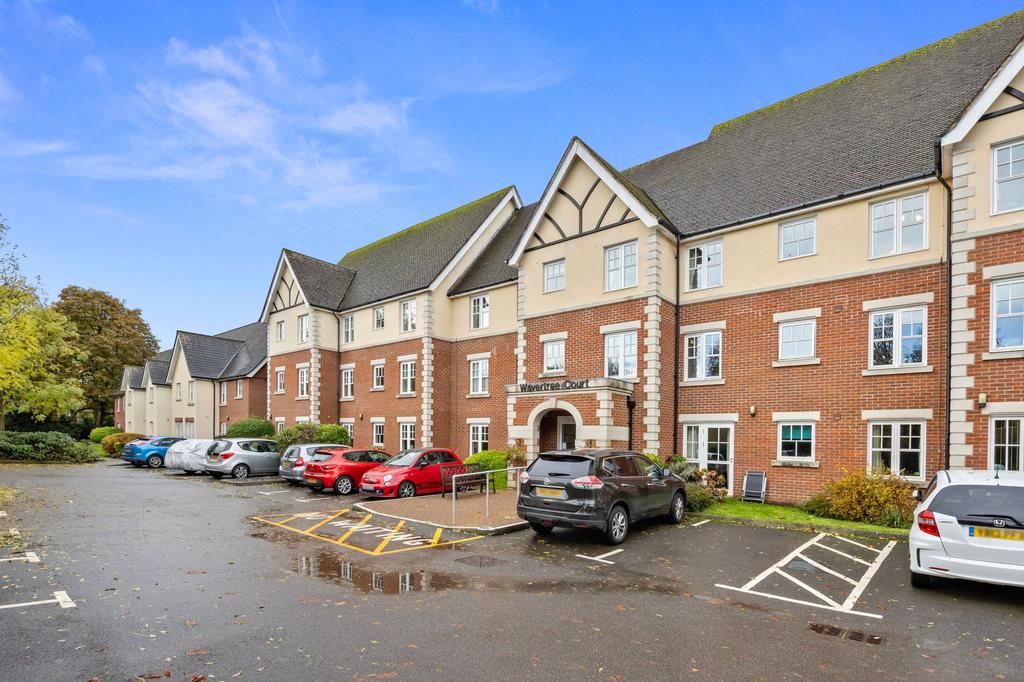 Wavertree Court, Horley RH6 1 bed retirement property for sale £115,000