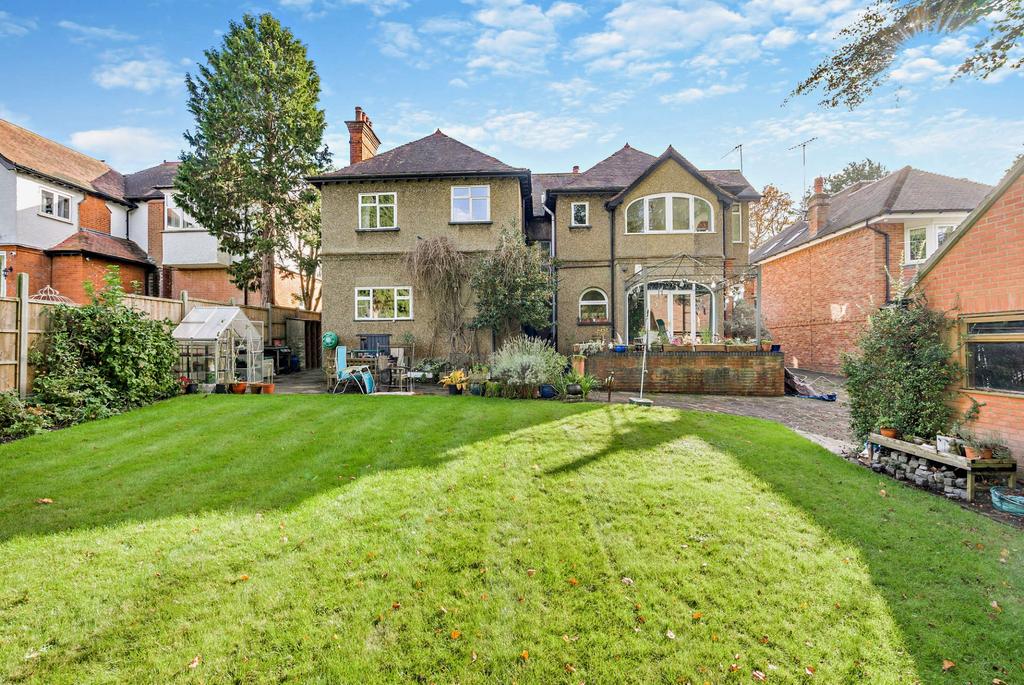 Royston Park Road, Hatch End, Pinner HA5 6 bed detached house for sale