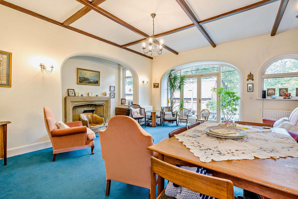 Royston Park Road, Hatch End, Pinner HA5 6 bed detached house for sale