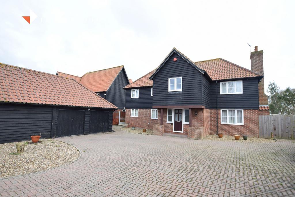 Lakeside Oaks, 25 Point Clear Road, St Osyth 5 bed detached house for
