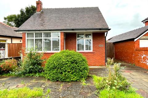 1 bedroom detached bungalow to rent, Larkfield Lane, Southport PR9