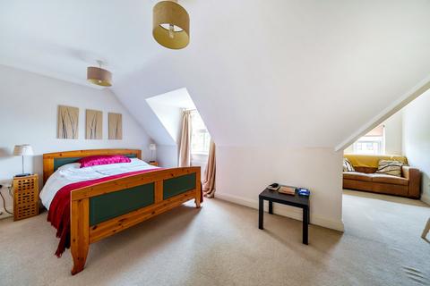 39a Hampton Road, Teddington, TW11 0LA