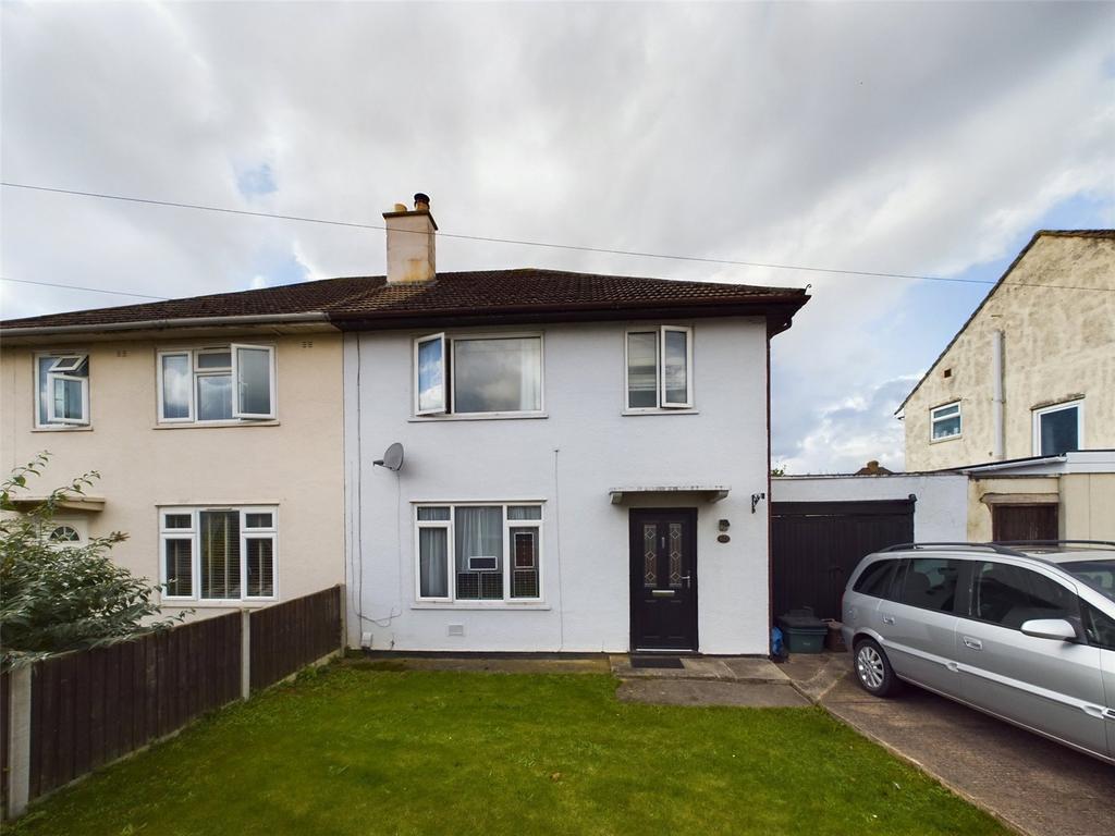 Elmleaze, Gloucester, Gloucestershire, GL2 3 bed semidetached house