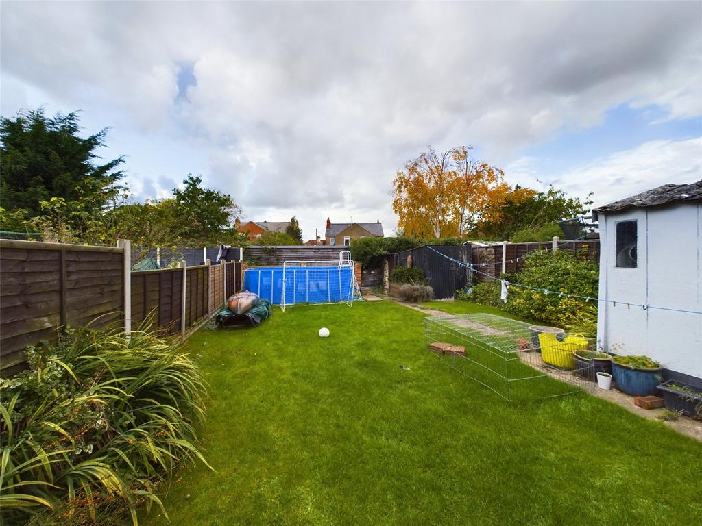 Elmleaze, Gloucester, Gloucestershire, GL2 3 bed semidetached house