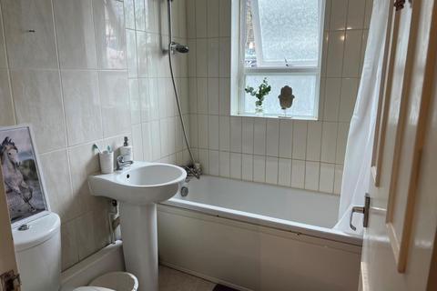 1 bedroom flat for sale - Northwood,  London,  HA6
