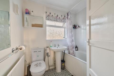 70 Oaksey Road, Swindon, SN2 5BT