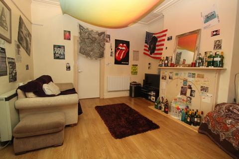 1 bedroom flat to rent, Ebberston Terrace, Hyde Park, Leeds, LS6