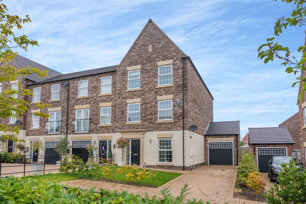 Wetherby, Leconfield Drive, LS22 4 bed townhouse for sale £595,000