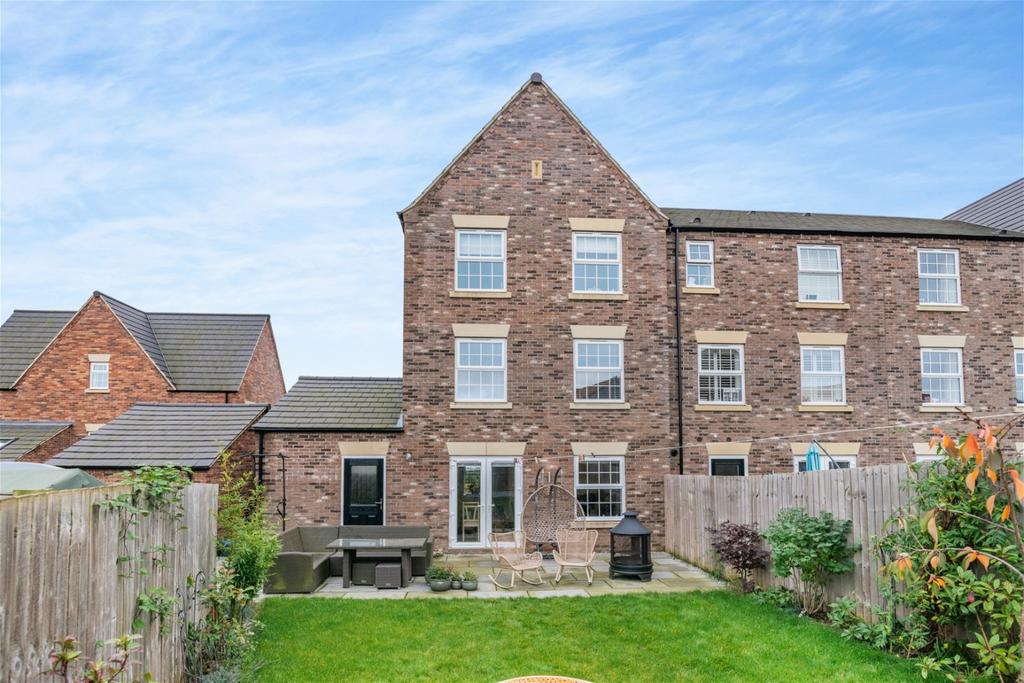 Wetherby, Leconfield Drive, LS22 4 bed townhouse for sale £595,000