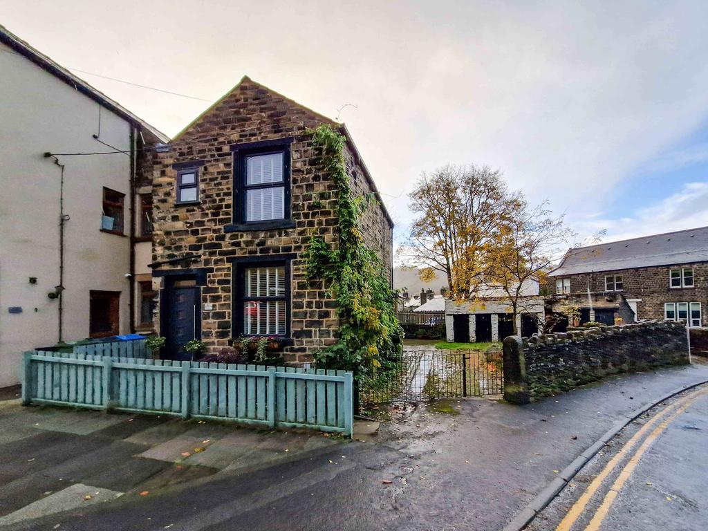 Lea Cottages, Uppermill, Saddleworth, OL3 2 bed end of terrace house