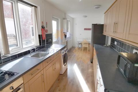 4 bedroom terraced house to rent - West Parade, Lincoln, LN1