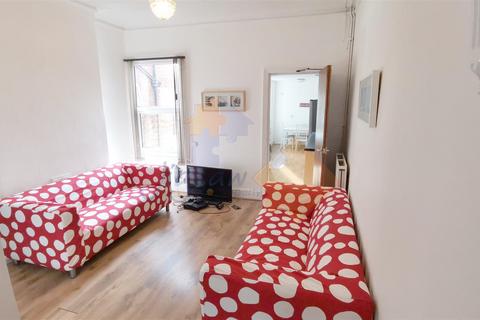4 bedroom terraced house to rent - West Parade, Lincoln, LN1