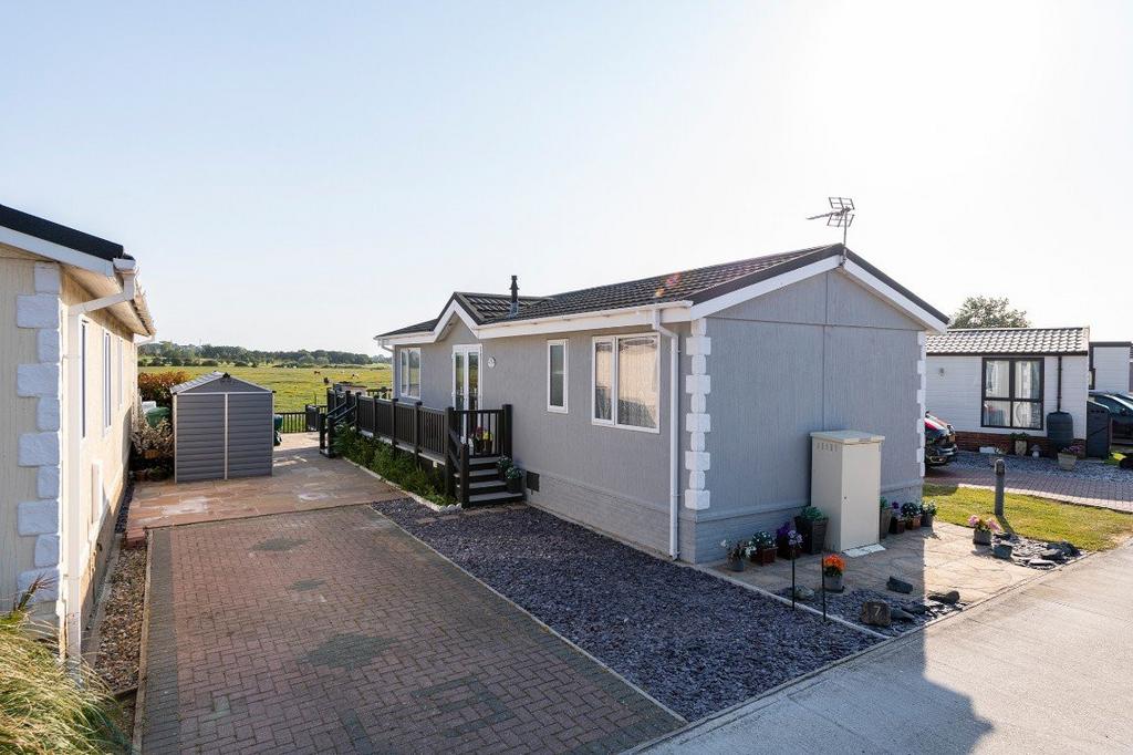 Meadow View Park, The Broadway, Sheerness, Kent, ME12 2 bed mobile home